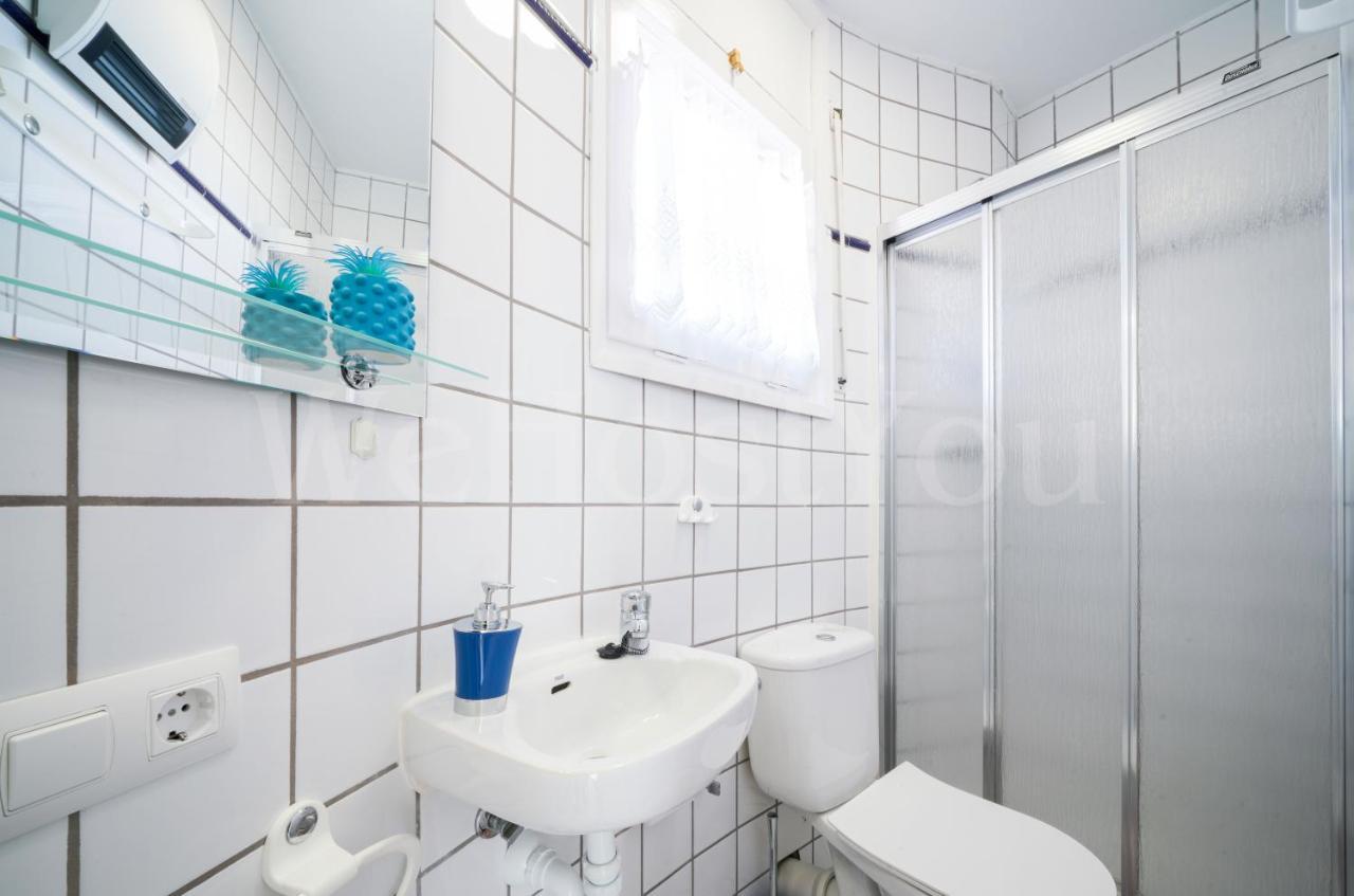 Villa Et Studio Avec Piscine - Wehostyou Empuriabrava Exteriér fotografie